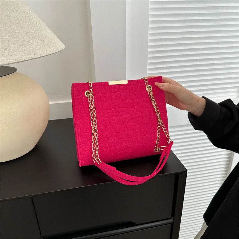 Bolsa Casual em Correntes